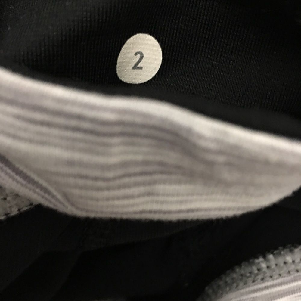 Lululemon Snap Split Belowkneeactivebermuda - image 5